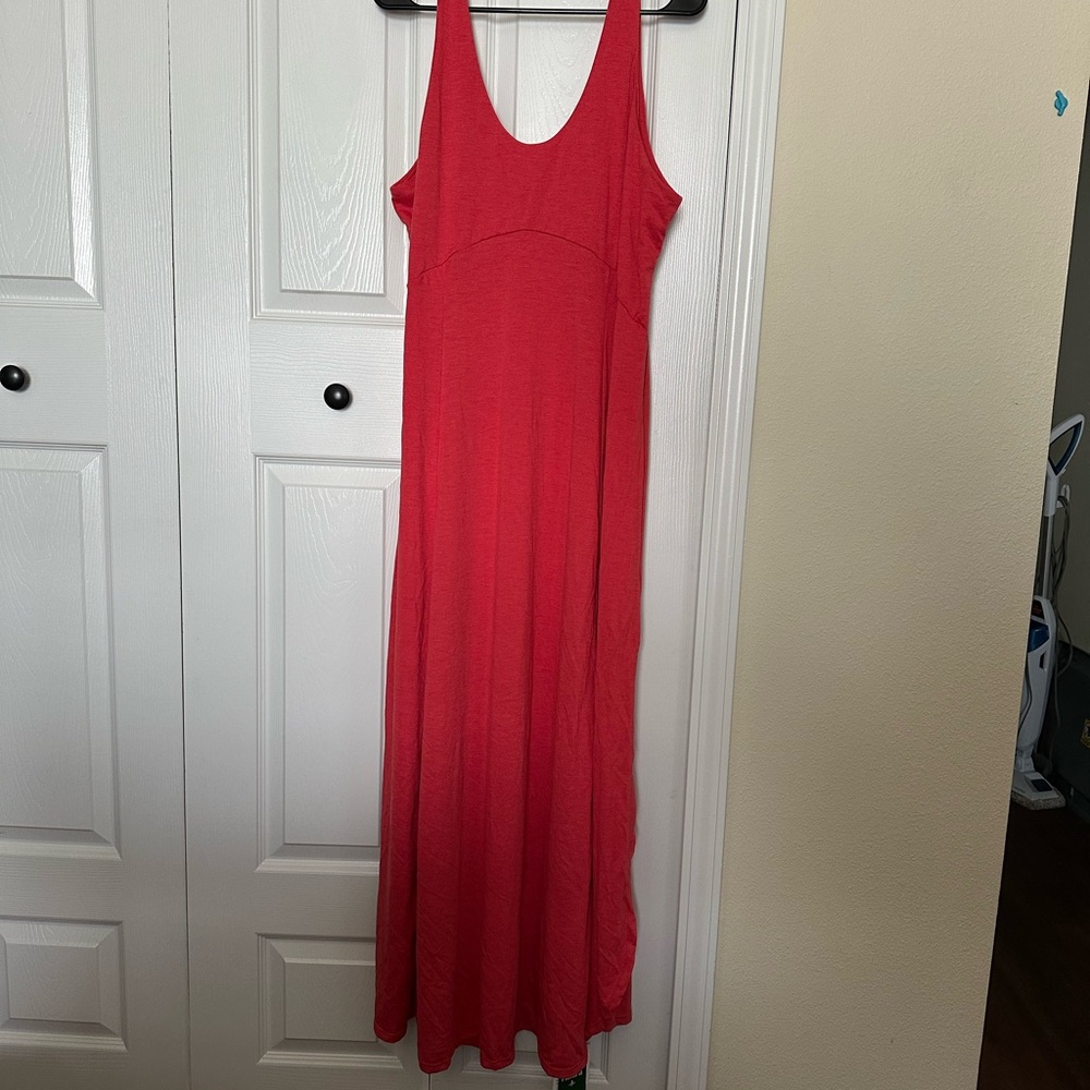 HALARA *New with Tags* U Neck Backless Split Flowy Red Maxi Casual Tank Dress